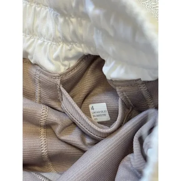 LuluLemon Hotty-Hot High-Rise Lined Shorts 2.5" white - Picture 5 of 7